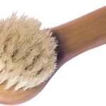 Lee más sobre el artículo <a href="https://amazon.es/dp/B008ZYCB4Q?tag=techbeautydeals-21" target="_blank">Resume el contenido de Croll & Denecke – Face brush with natural bristles en español y en sólo 10 palabras</a>