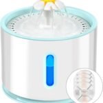 Lee más sobre el artículo <a href="https://amazon.es/dp/B0CWR6WSVJ?tag=techbeautydeals-21" target="_blank">Resume el contenido de Cat Drinker 2.4L with Four Activated Carbon Filters, Ultra Quiet Pet Water Fountain with LED Light – Quadruple Filtration System, Three Water Flow Modes en español y en sólo 10 palabras</a>