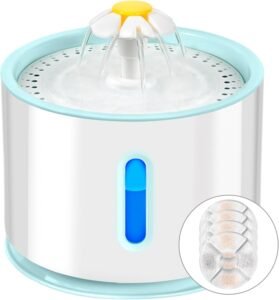 Lee más sobre el artículo <a href="https://amazon.es/dp/B0CWR6WSVJ?tag=techbeautydeals-21" target="_blank">Resume el contenido de Cat Drinker 2.4L with Four Activated Carbon Filters, Ultra Quiet Pet Water Fountain with LED Light – Quadruple Filtration System, Three Water Flow Modes en español y en sólo 10 palabras</a>