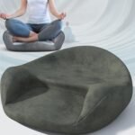 Lee más sobre el artículo <a href="https://amazon.es/dp/B0FPFYTL7R?tag=techbeautydeals-21" target="_blank">Resume el contenido de Cojín ergonómico de meditación de espuma viscoelástica, soporte que no se pliega para yoga, culto y relajación diaria en español y en sólo 10 palabras</a>