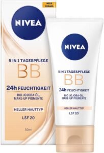 Lee más sobre el artículo <a href="https://amazon.es/dp/B08DNKQWRN?tag=techbeautydeals-21" target="_blank">Resume el contenido de NIVEA 5in1 Day Cream BB 24h Hydration Light Skin Type SPF 20 50ml, 50ml en español y en sólo 10 palabras</a>