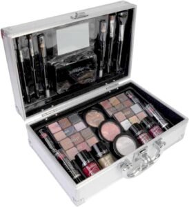 Lee más sobre el artículo <a href="https://amazon.es/dp/B08GQX7TD3?tag=techbeautydeals-21" target="_blank">Resume el contenido de bonvoyage, Women’s Makeup Kit, Includes Lipstick, Eye Shadows, Blush, Nail Polish, Mirror, and More, Portable and Lightweight Metal Case en español y en sólo 10 palabras</a>