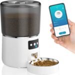 Lee más sobre el artículo <a href="https://amazon.es/dp/B0DN1FWVFG?tag=techbeautydeals-21" target="_blank">Resume el contenido de NIKYJM 4L WiFi Automatic Cat Feeder Voice Recording 1-10 Meals a Day, Smart Feeder for Dog/Cat en español y en sólo 10 palabras</a>