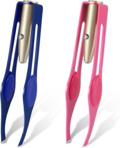 Lee más sobre el artículo <a href="https://amazon.es/dp/B0C7QJBFWX?tag=techbeautydeals-21" target="_blank">Resume el contenido de 2 Pcs LED Light Tweezers, Lighted Tweezers for Hair Removal, Makeup Tweezers with Lightweight Tools, Stainless Steel Tweezers for Men and Women, Precision Eyebrow Hair Removal en español y en sólo 10 palabras</a>