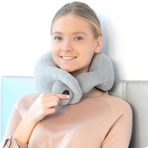 Lee más sobre el artículo <a href="https://amazon.es/dp/B07FL2Y258?tag=techbeautydeals-21" target="_blank">Resume el contenido de InnovaGoods® Cervical massager cushion, vibration massage in the cervical area in a deep and relaxing way, massager with adjustable intensity, massage relief, rest, relaxation and well-being. en español y en sólo 10 palabras</a>