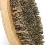 Lee más sobre el artículo <a href="https://amazon.es/dp/B0BFDPZL81?tag=techbeautydeals-21" target="_blank">Resume el contenido de XTDMJ Beard Brush with Storage Bag, 100% Boar Bristle Brush for Daily Beard Grooming – Travel Men Brush – 1.0 Count en español y en sólo 10 palabras</a>